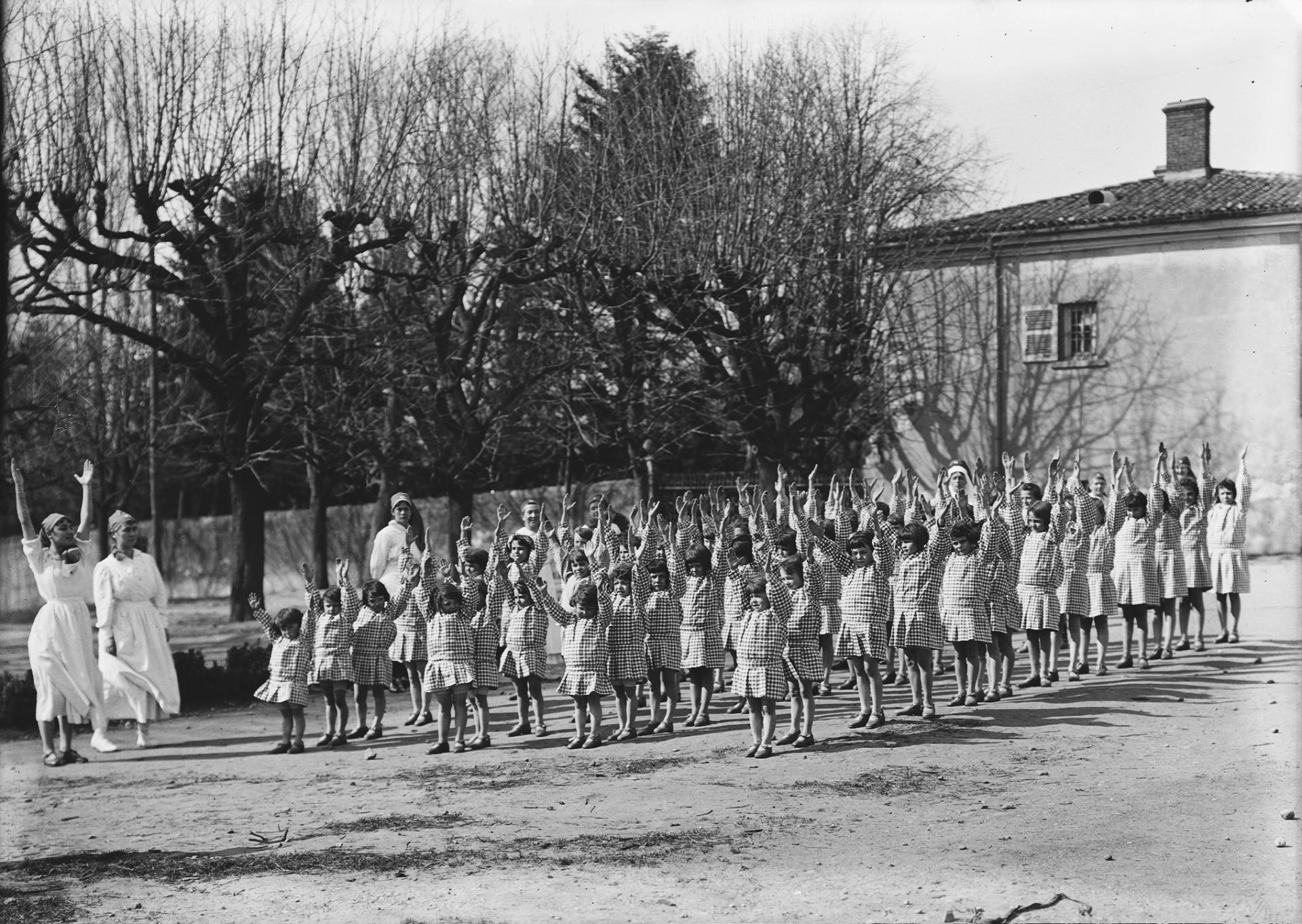 Les enfants du village